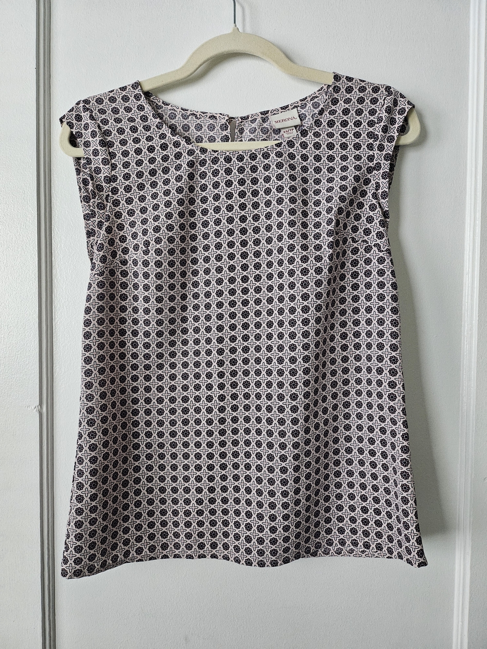 Merona Pink and Navy Geometric Print Sleeveless Blouse